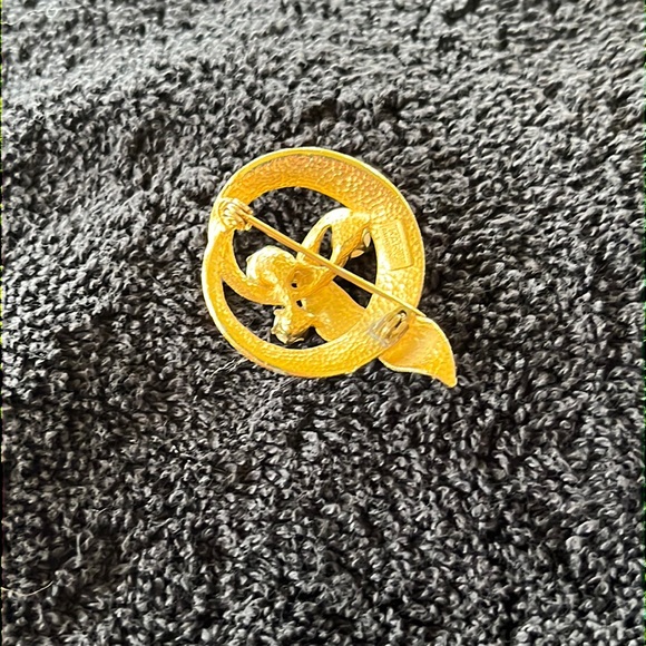 Vintage KARU Gold Tone and Pearl Brooch - Picture 2 of 4